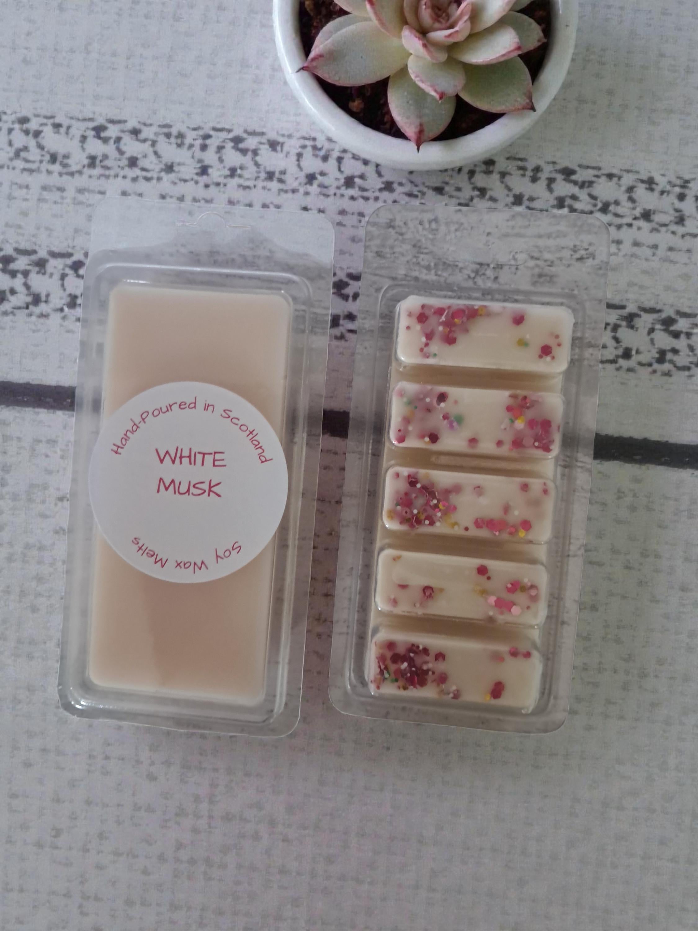 White Musk Highly scented Wax Melts (Paraben Free) 5 bar clamshel long lasting